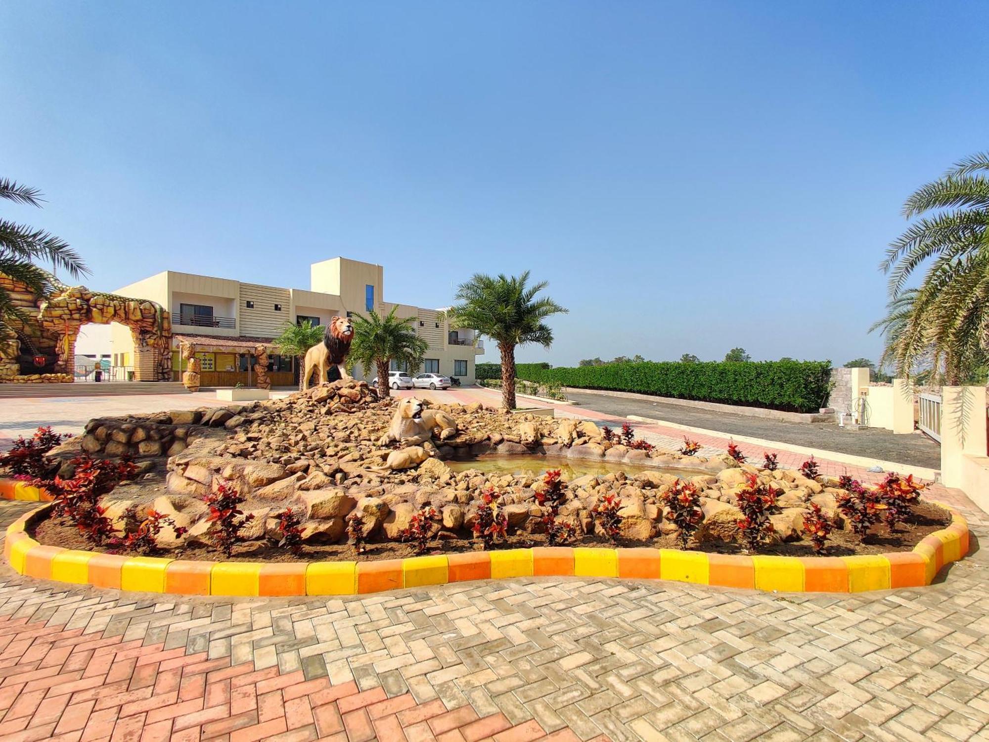 Wet N Wild Water Park & Resort Mendarda Ngoại thất bức ảnh